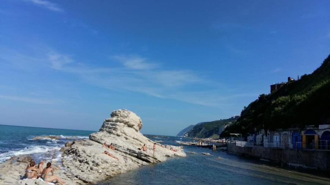 Casa Viorica Hotel Ancona Bagian luar foto